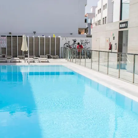 Bristol Iii Pool & Rooftop Lounge *